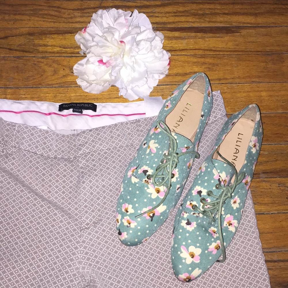 Tan Banana Republic Diamond print capris